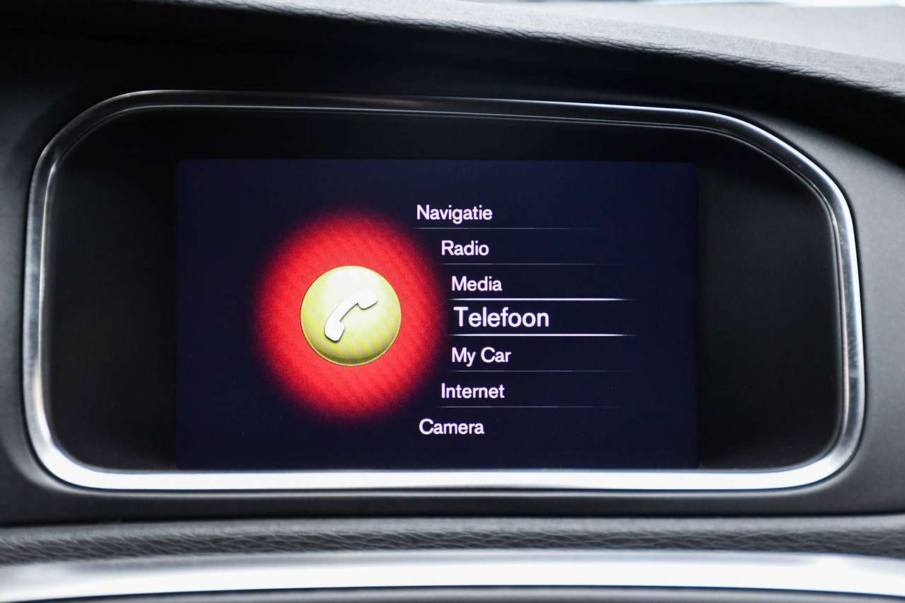 Volvo V40 V40 2.0 T2 Kinetic - NAVIGATIE / BLUETOOTH / ZTELVERWARMING / PDC / CC — foto 10 van 16