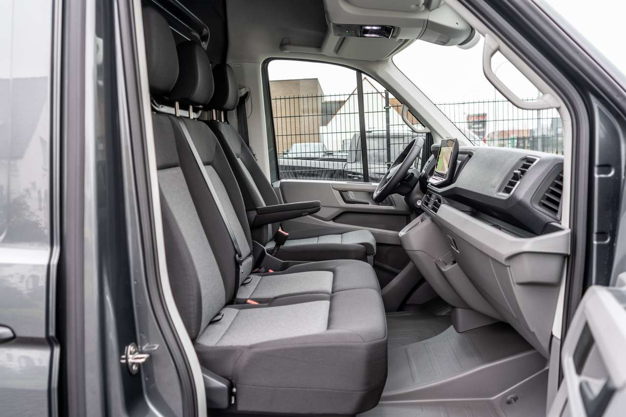 Volkswagen Crafter 35 L3H3 2.0TDI - Automaat- Trekhaak / Camera/ LED - 5j Warranty - 42.800ex — foto 11 van 16
