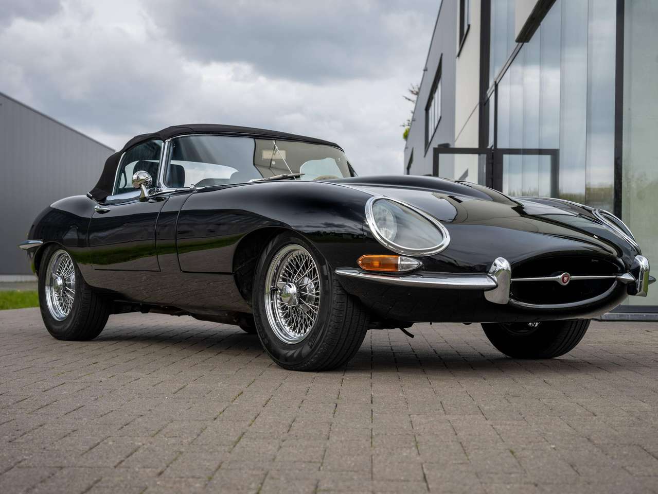 Jaguar E-Type 4.2 cabrio 5 speed — foto 9 van 25