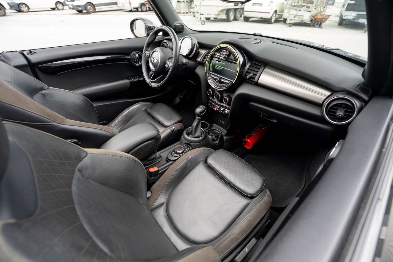MINI Cooper S Cabrio Automaat | Leder | Harman Kardon — foto 20 van 25