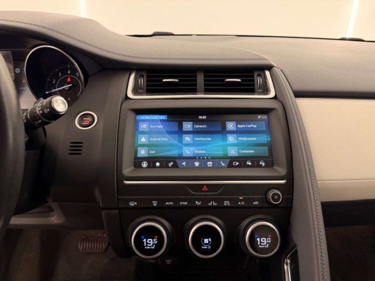 Jaguar E-Pace BENZINE AWD AUTOMAAT+TAL VAN OPTIES-49000KM!!! — foto 18 van 22
