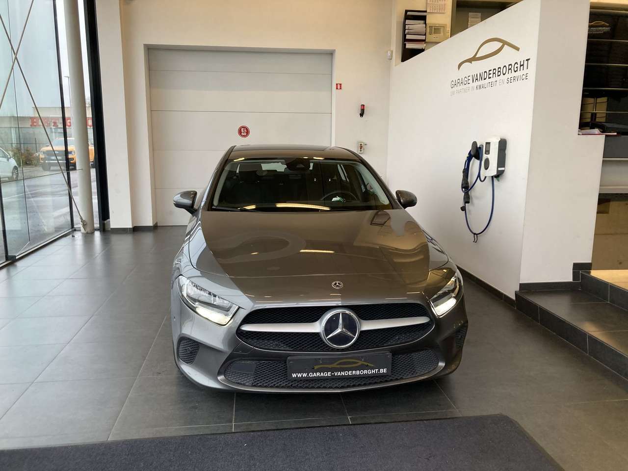 Mercedes-Benz A 180 BENZINE AUTOMAAT  +TAL VAN OPTIES — foto 2 van 20