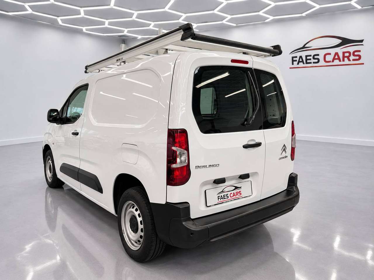 Citroen Berlingo 1.2 PureTech M Light Control S/S (EU6.3) — foto 7 van 15