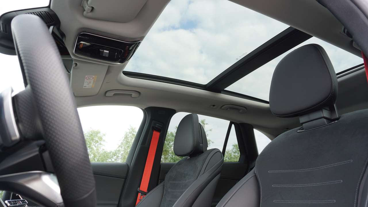 Mercedes-Benz GLC 300 e 4M AMG/PANODAK/DISTR/NIGHTPAK/PARKEERPAK 360 CAM — foto 16 van 19