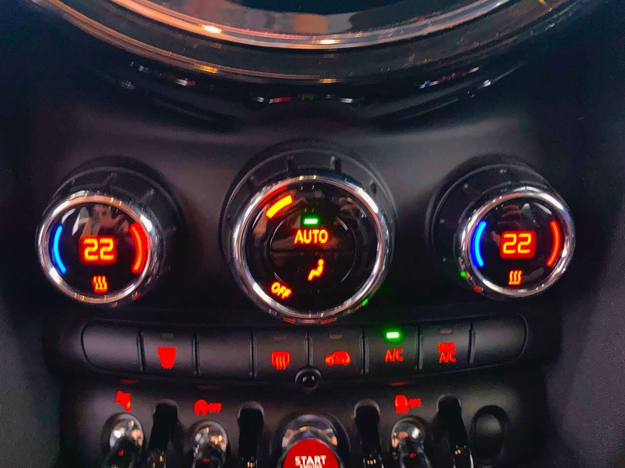 MINI One Automaat/Navi/Led/ — foto 19 van 24