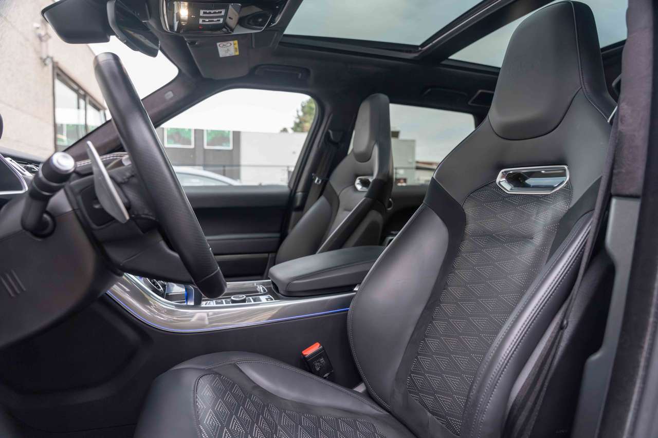 Land Rover Range Rover Sport V8 SVR Carbon Edition LED/PANO/LICHTEVRACHT/MERIDIAN/LUCHTV./ACC/AMBIENTE/TREKHAAK — foto 12 van 25
