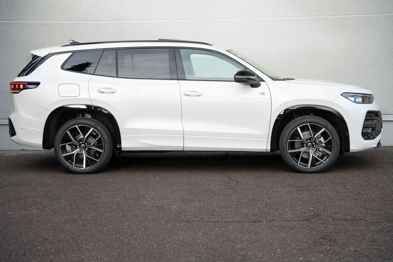 Volkswagen Tayron eHybrid R-LINE/PANO/IQLIGHTS/HUD/H&K/ACC/360/TREKH — foto 9 van 25