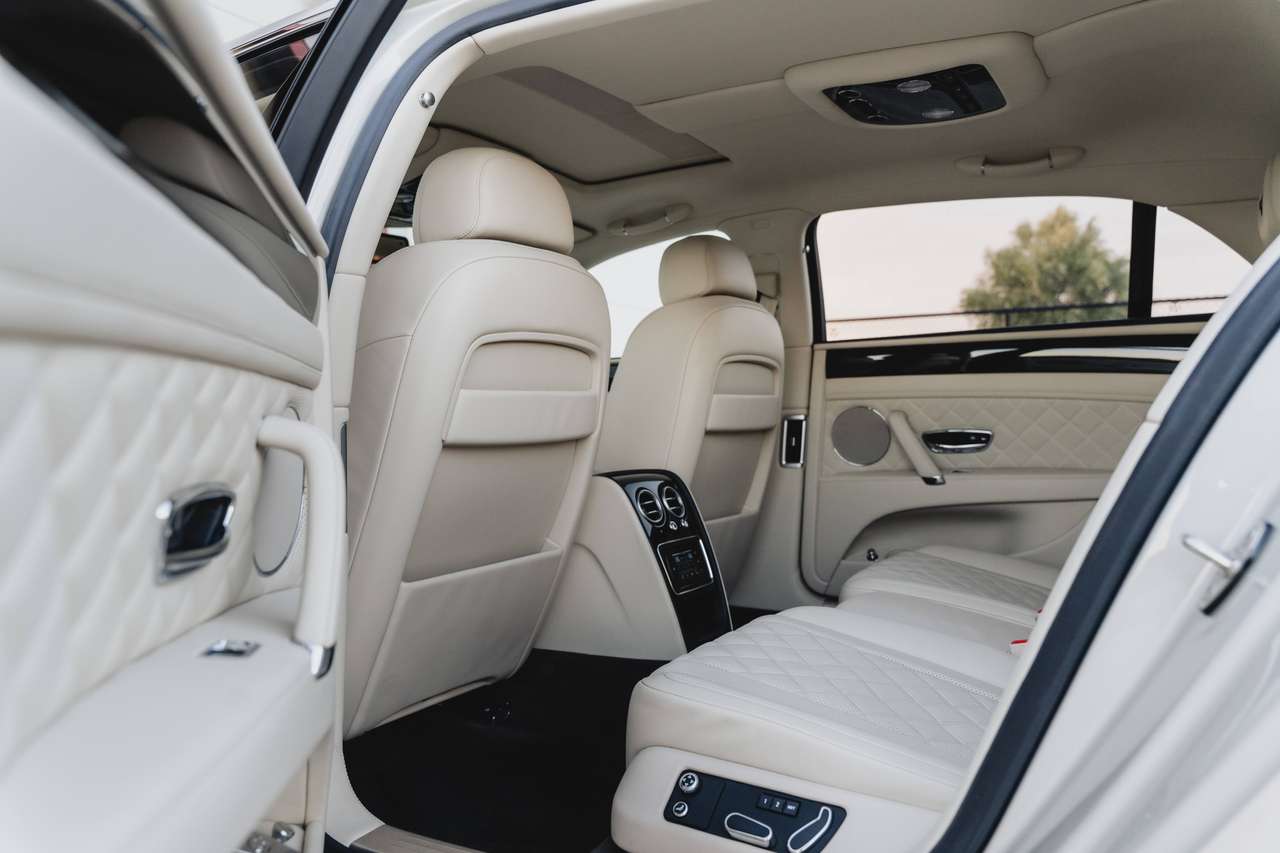 Bentley Flying Spur 4.0 V8 S - Mulliner Spec. - Bentley Historie — foto 19 van 25