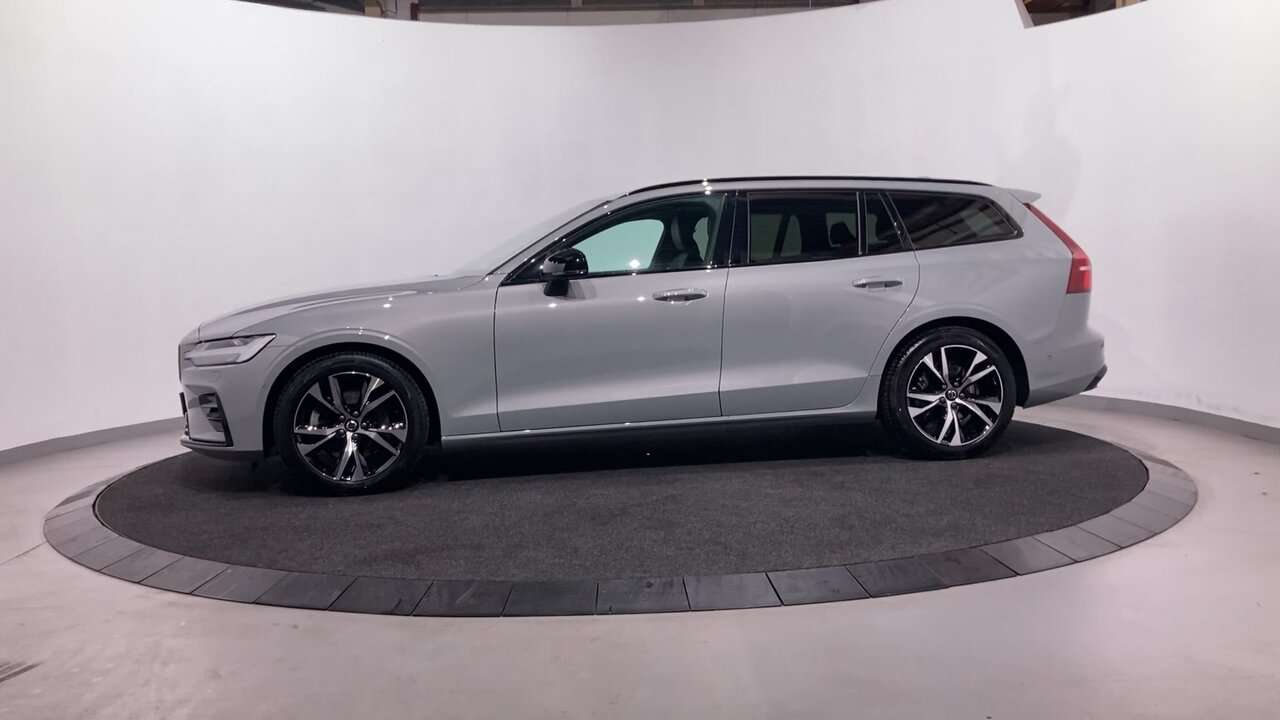 Volvo V60 B4 PLUS DARK + HK + 360° + 18” — foto 9 van 25