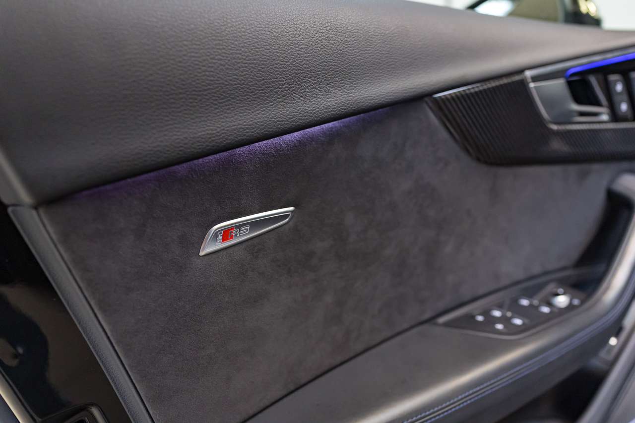 Audi RS4 QUATTRO|CERAMIC|CARBON|360°|B&O|PANO|ALCANTARA| — foto 25 van 25