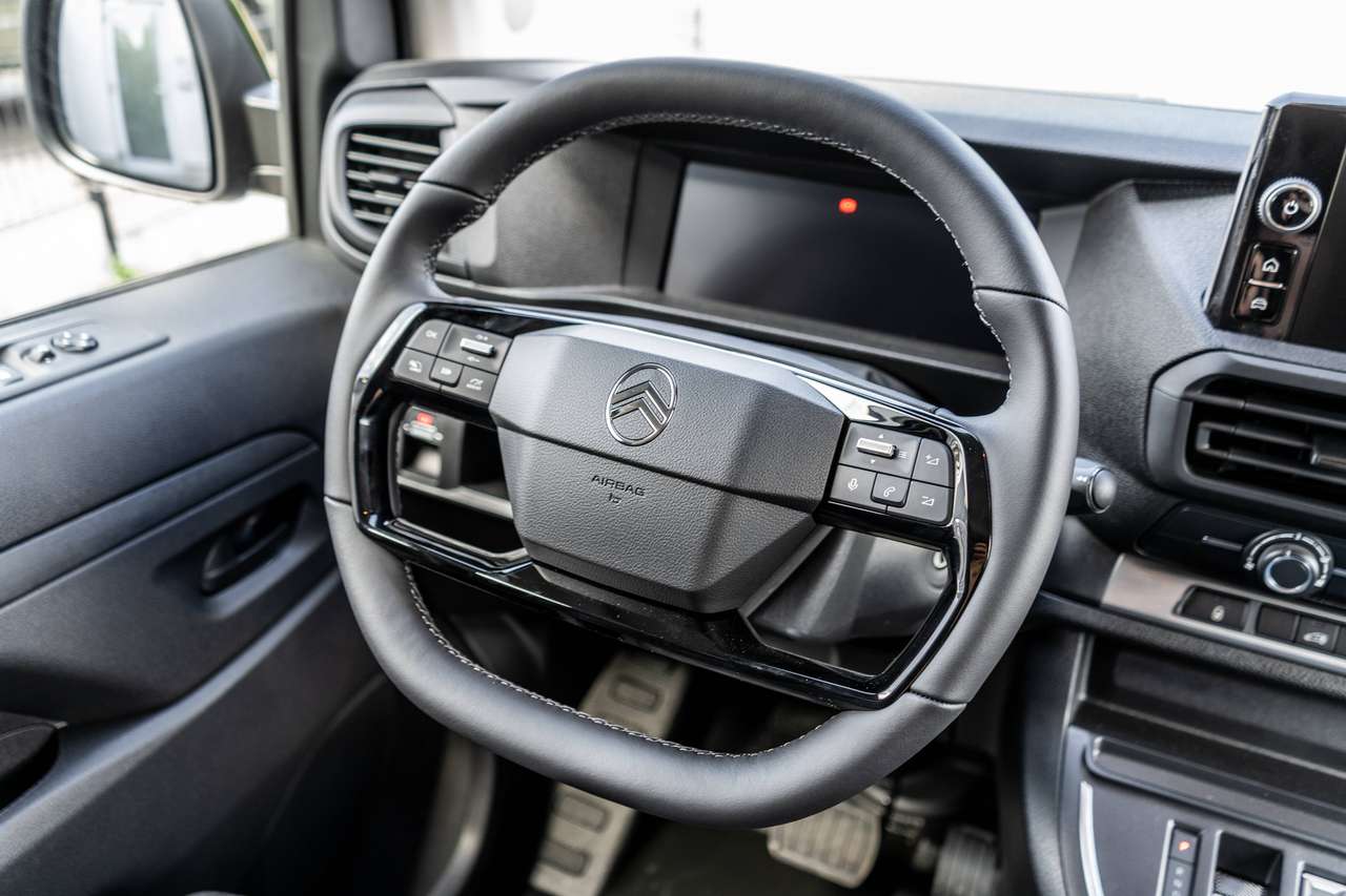 Citroen Jumpy 2.2HDi XL- Automaat - LED/ Camera/ Winter Pack - 28.800 ex BTW — foto 13 van 17