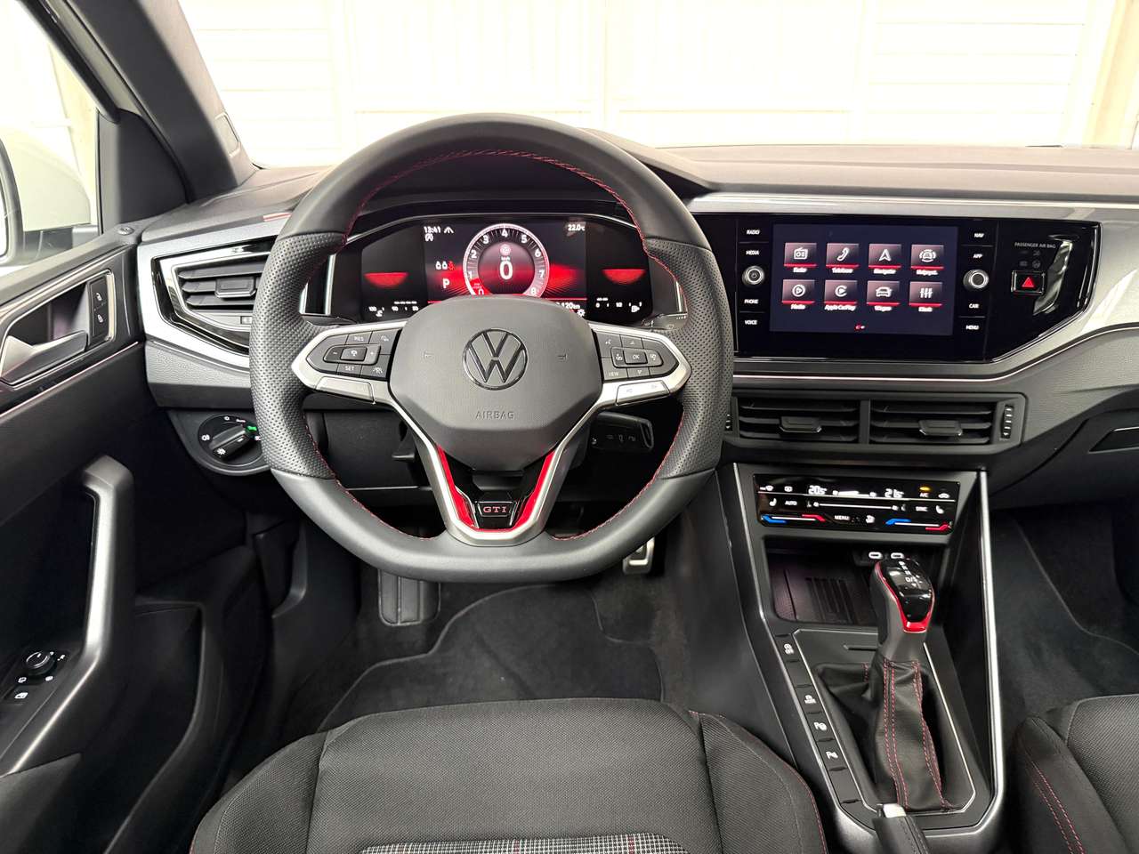 Volkswagen Polo GTI 2.0 TSI DSG LED*NAVI*DAB*CARPLAY*PDC*ACC*LIKENEW — foto 10 van 25
