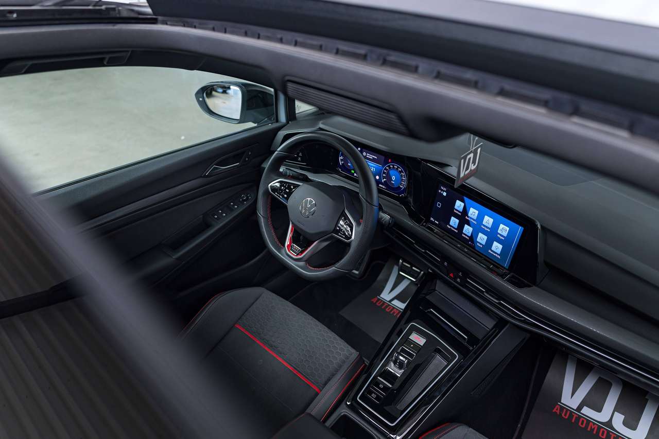 Volkswagen Golf GTI CLUBSPORT|AKRAPOVIC|PANO|HEAD-UP|HARMAN-KARDON|IQLIGHTS|ALCANTARA|HEATEDSEATS|KEYLESS|ACC|LA|GARANTIE| — foto 6 van 25