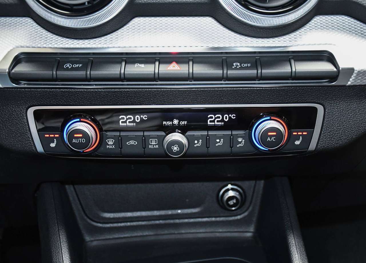 Audi Q2 Q2 35 TFSI S-Line Automaat - LEDER / NAVIGATIE / SMARTLINK / CAMERA / PDC — foto 15 van 20
