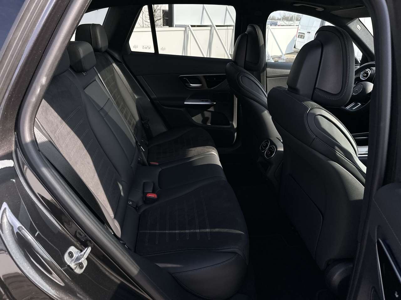 Mercedes-Benz GLC 300 E PHEV AMG Line (230 kW) Pano Dak Distronic Night — foto 10 van 19