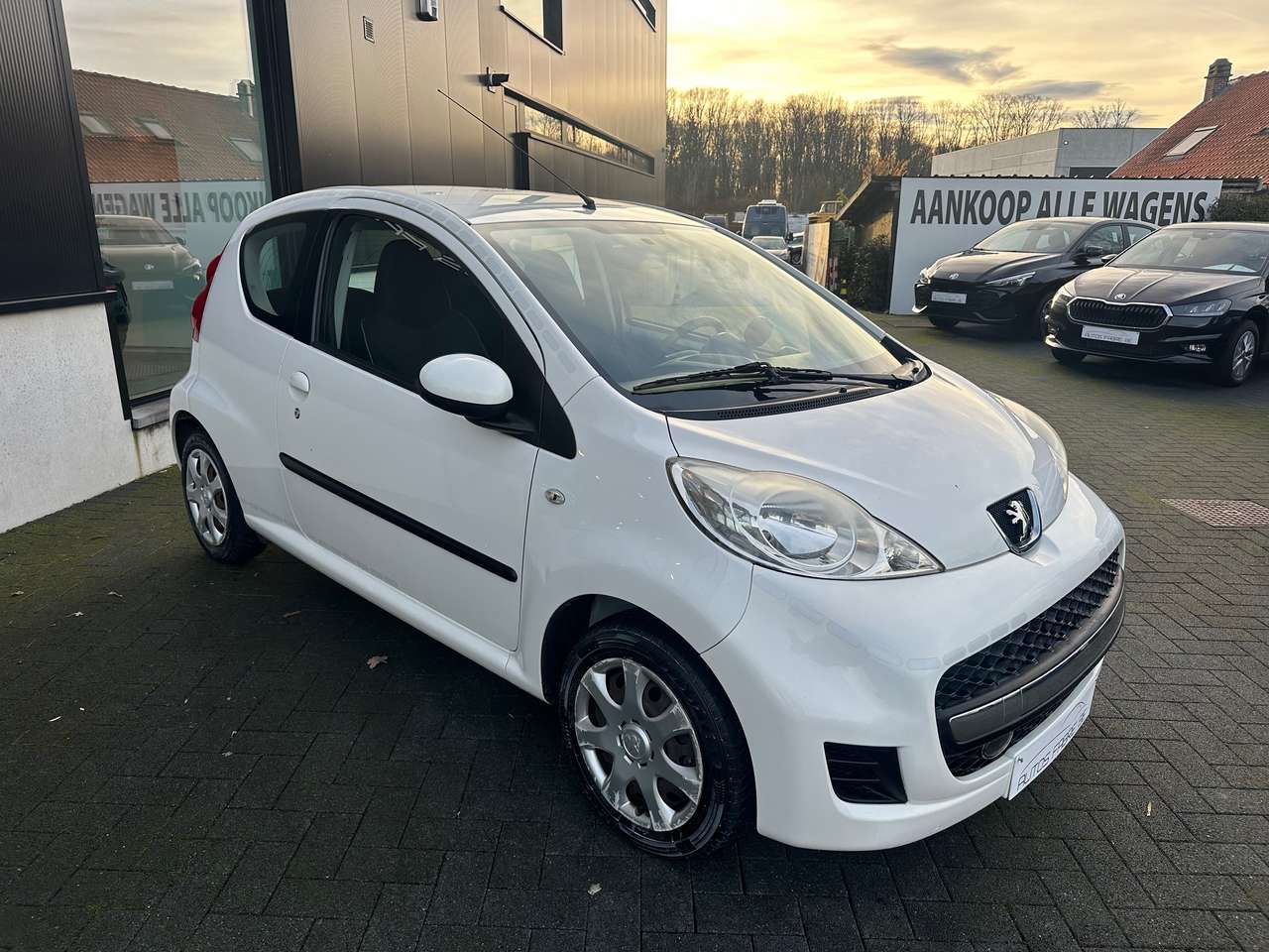 Peugeot 107 10i Benzine  70 Urban 1 ste eigenaar 99000km — foto 3 van 11