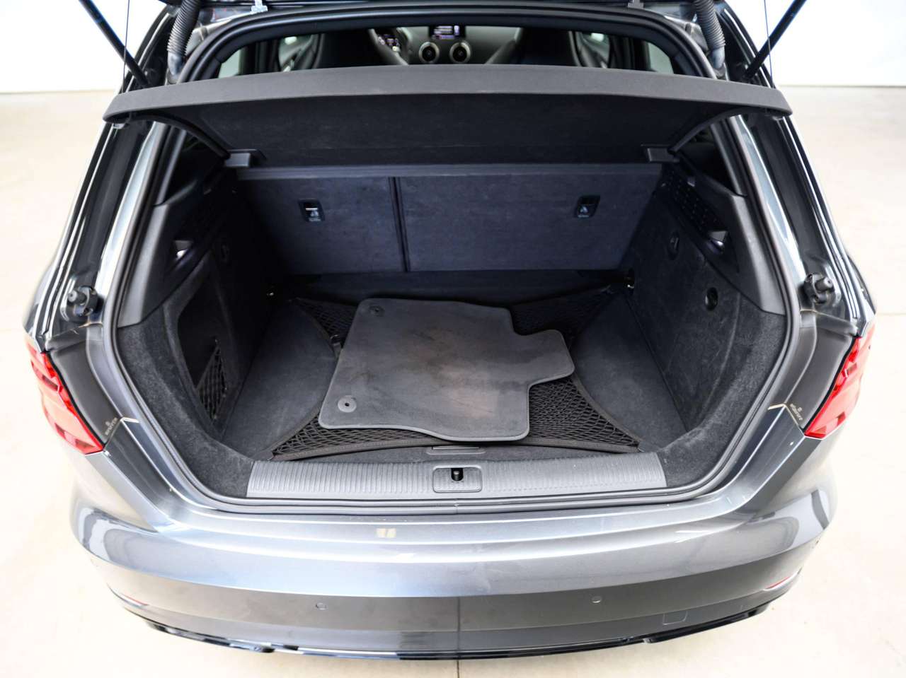 Audi RS3 Sportback 2.5 TFSI | GARANTIE | PANO | KUIPSTOELEN — foto 13 van 25