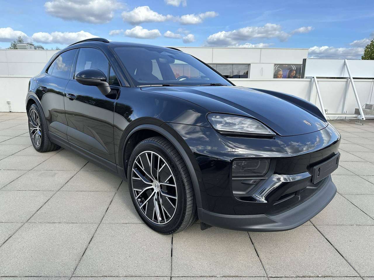 Porsche Macan 4 ELECTRIC catalogusprijs 118.504€ euro full full option!!!