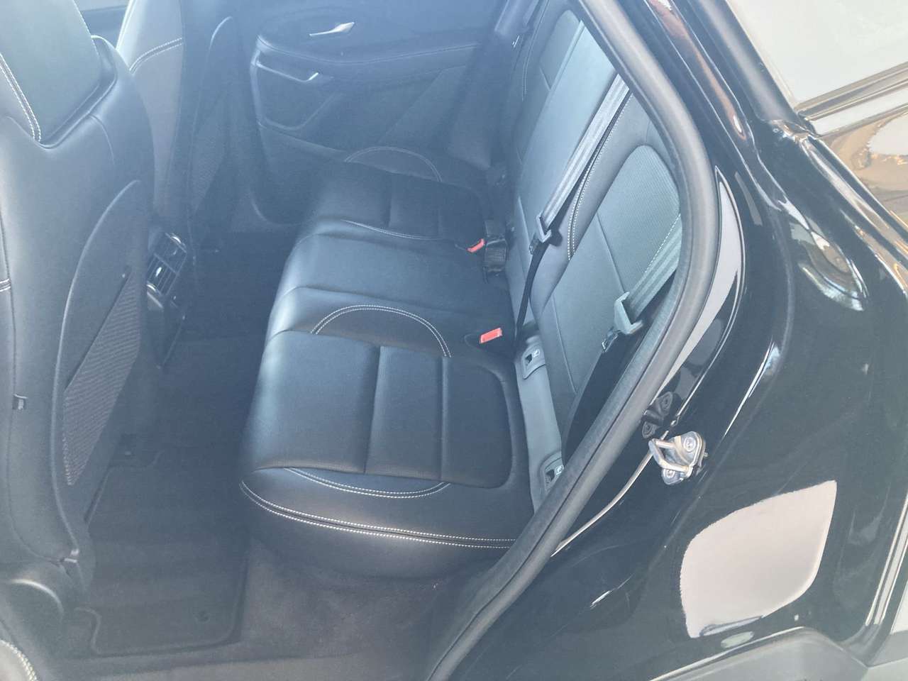Jaguar E-Pace R-DYNAMIC PLUG IN HYBRIDE AWD AUTOMAAT+TAL VAN OPTIES — foto 10 van 18