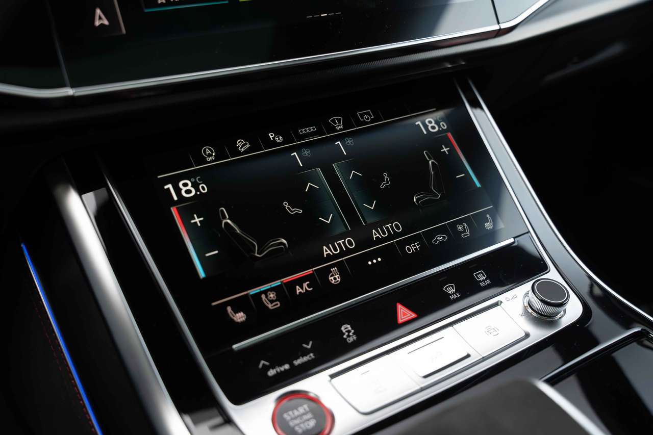 Audi RS Q8 Performance MATRIX/4-WIELSTURING/CERAMIC/PANO/HUD/SOFTCLOSE/B&O — foto 19 van 25