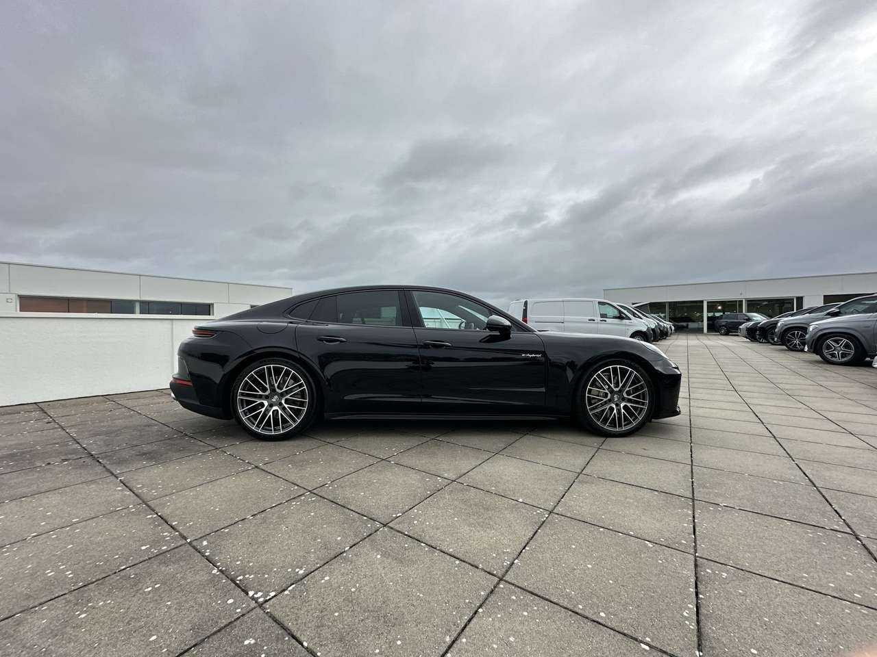 Porsche Panamera 4 E-Hybrid CATALOGUSPRIJS : 161.913 EURO!!! - 10%/FULL FULL!!PANODAK/BOSE/CRUISE CTR — foto 2 van 15