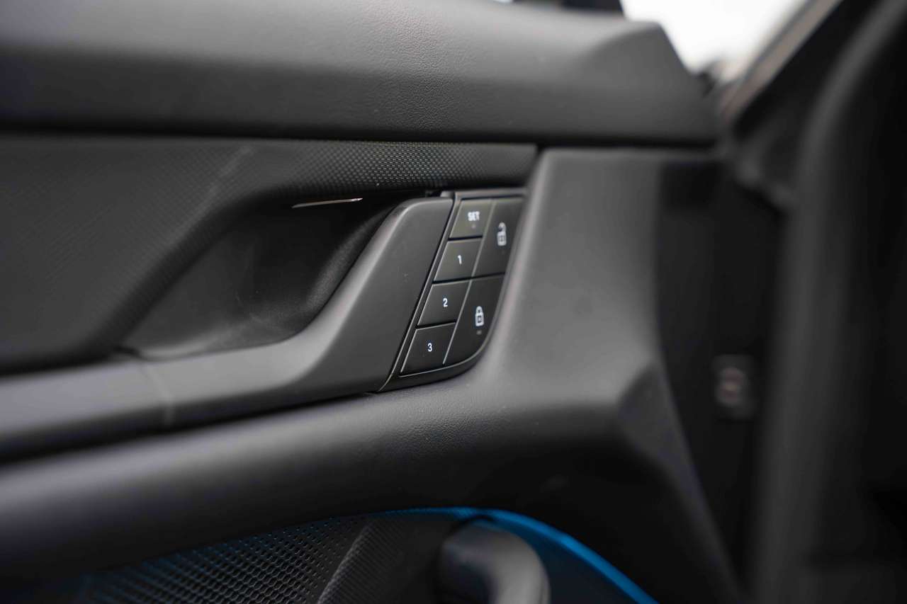 Porsche Taycan 4 Cross Turismo SOH94%/PANODAK/21'/BOSE/LUCHTV/MEMORY/CARPLAY/LANE — foto 15 van 25