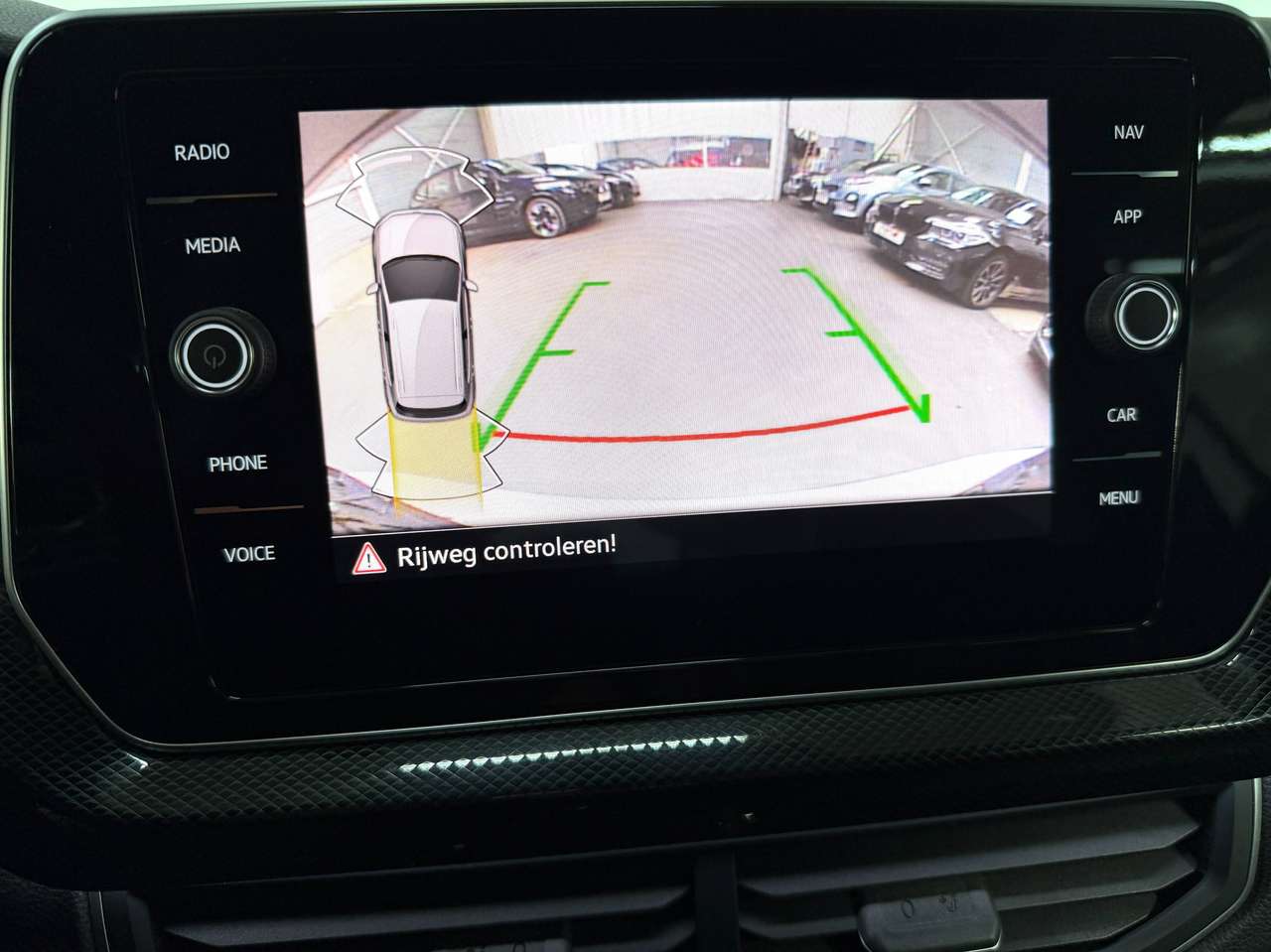 Volkswagen T-Cross T-Cross 1.0 TSI R-Line CAMERA*LED*ACC*DAB*CARPLAY*PDC*AC2Zone — foto 16 van 25