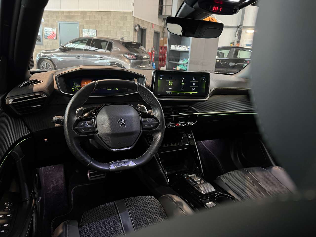 Peugeot 2008 1.2 PureTech GT-Line — foto 8 van 16