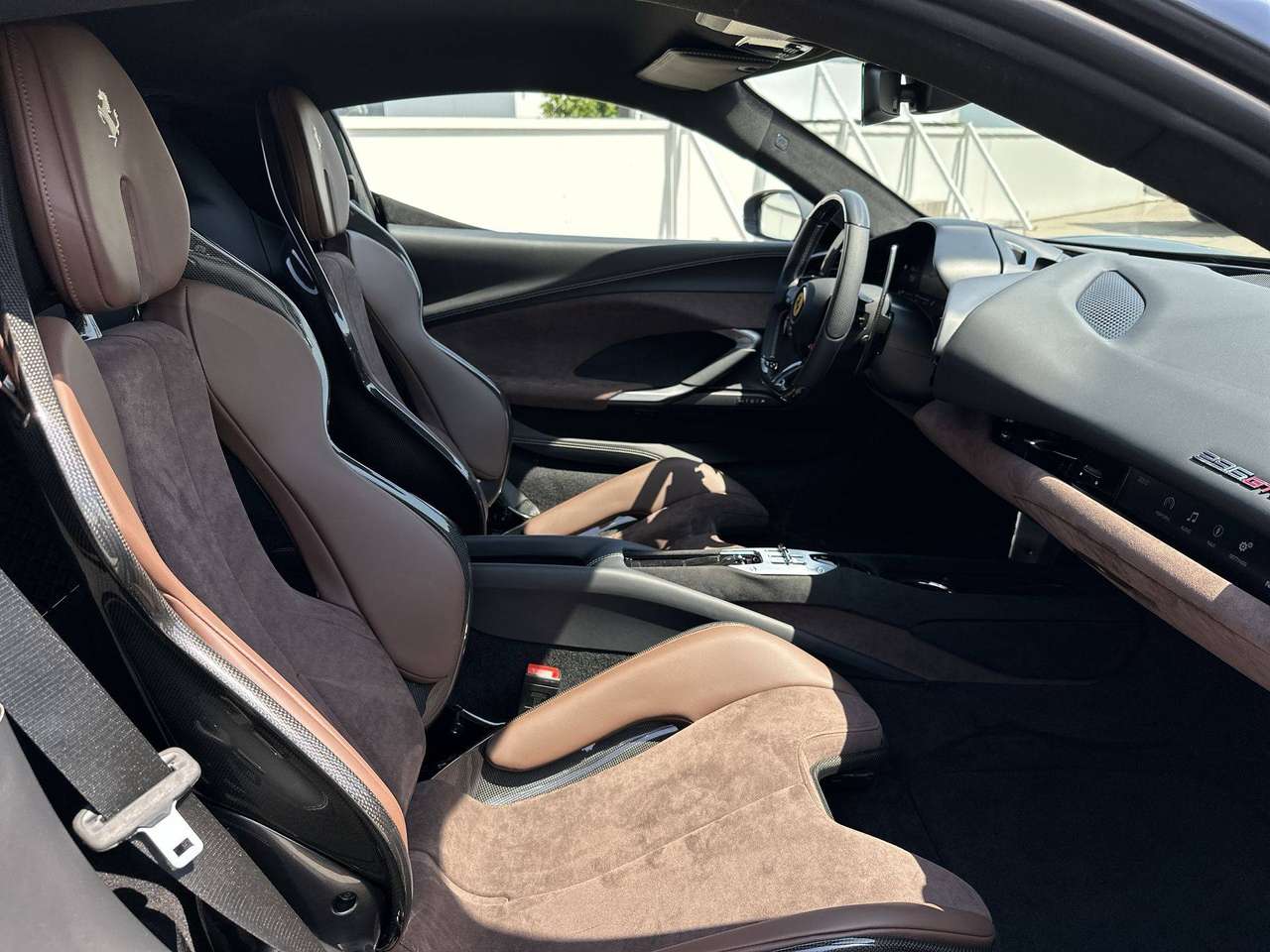 Ferrari 296 GTB PHEV 3.0 V6 DCT — foto 17 van 18