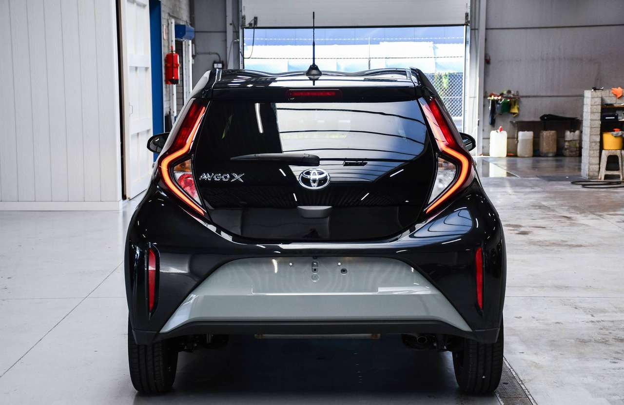 Toyota Aygo X Aygo X Air-Pulse + Tech Pack - NAVIGATIE VIA SMARTLINK / CAMERA / ACC / AIRCO — foto 5 van 18
