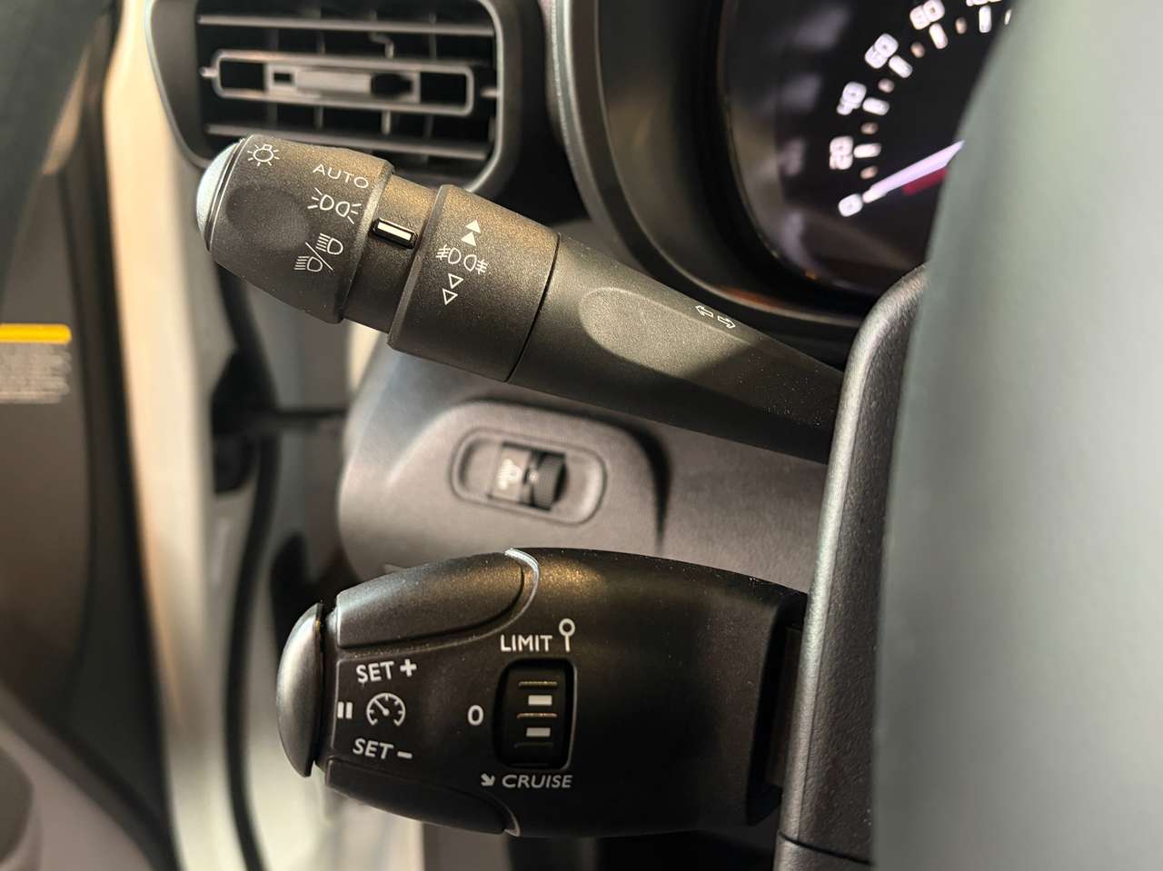 Citroen Berlingo 1.2 PureTech M Light Control S/S — foto 11 van 18