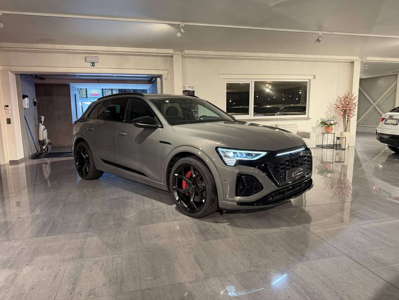 Audi Q8 e-tron 340PK QUATTRO * 3x S-LINE * CAMERA * EXCLUSIVE RED PACK * 22" * MATRIX * STANDVERWARMING * BLACK PACK *