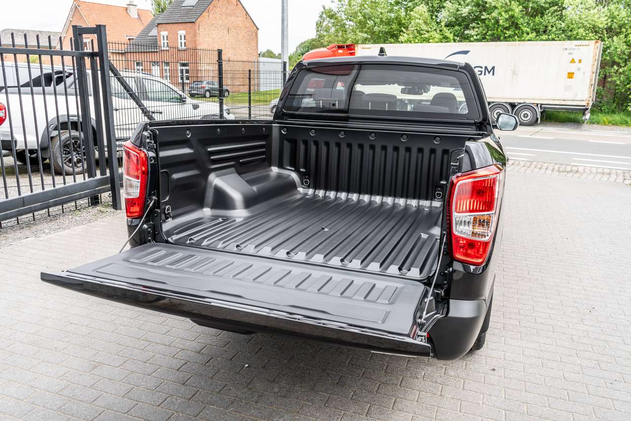KGM Musso Grand 2.2D 4X4 Style - Automaat - 30.500ex — foto 5 van 19