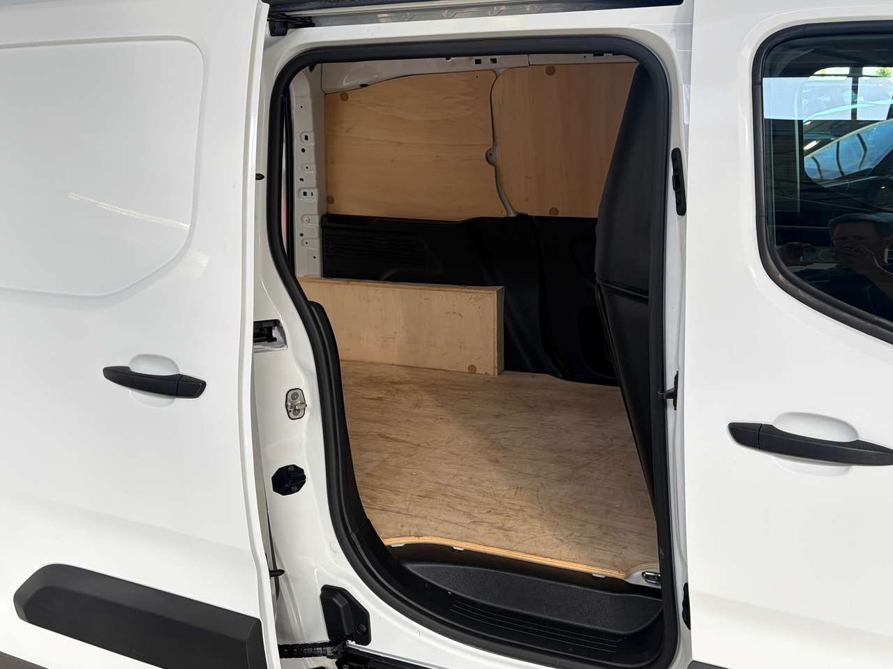 Citroen Berlingo 1.2 PureTech M Light Control S/S — foto 6 van 18