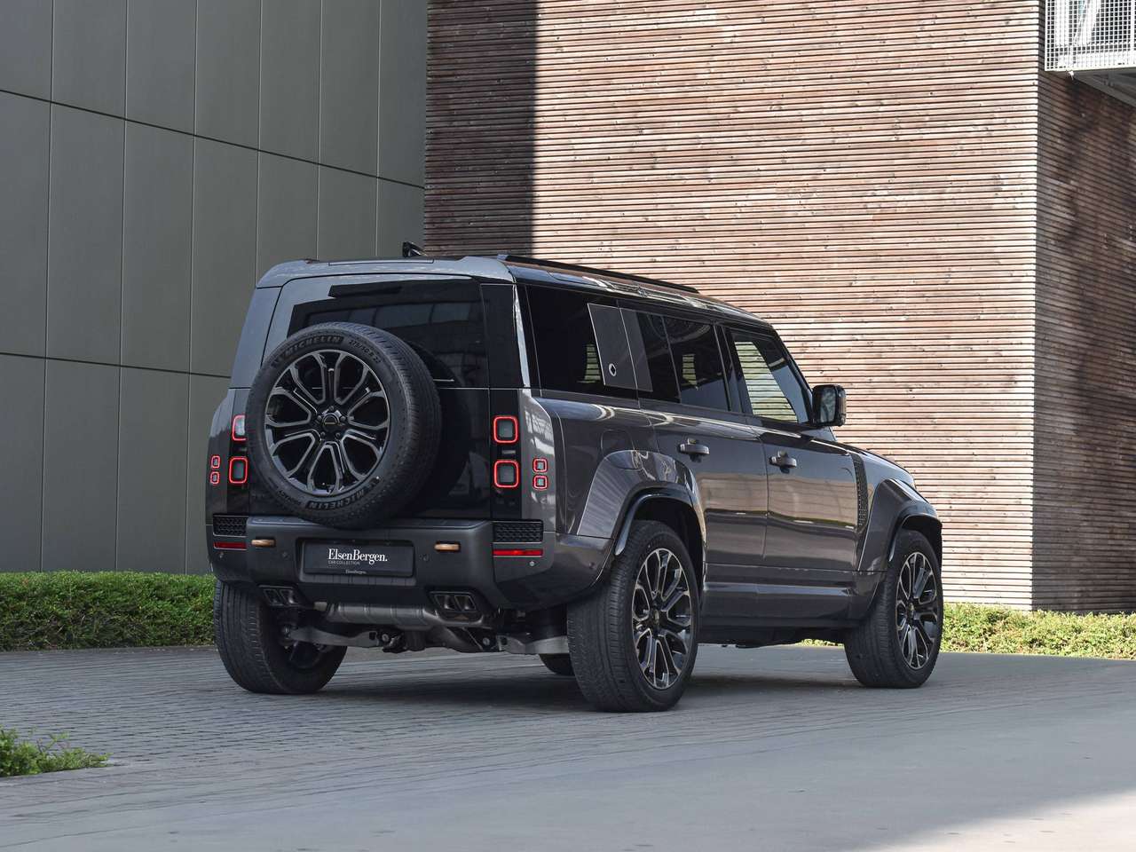 Land Rover Defender 110 P635 OCTA / Charente Grey / Burnt Sienna/Ebony / NIEUW/NEW — foto 11 van 11