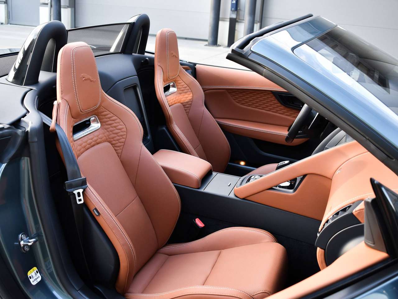 Jaguar F-Type 5.0 V8 R Cabriolet AWD P575 / Giola Green / Black Pack / FULL — foto 19 van 25