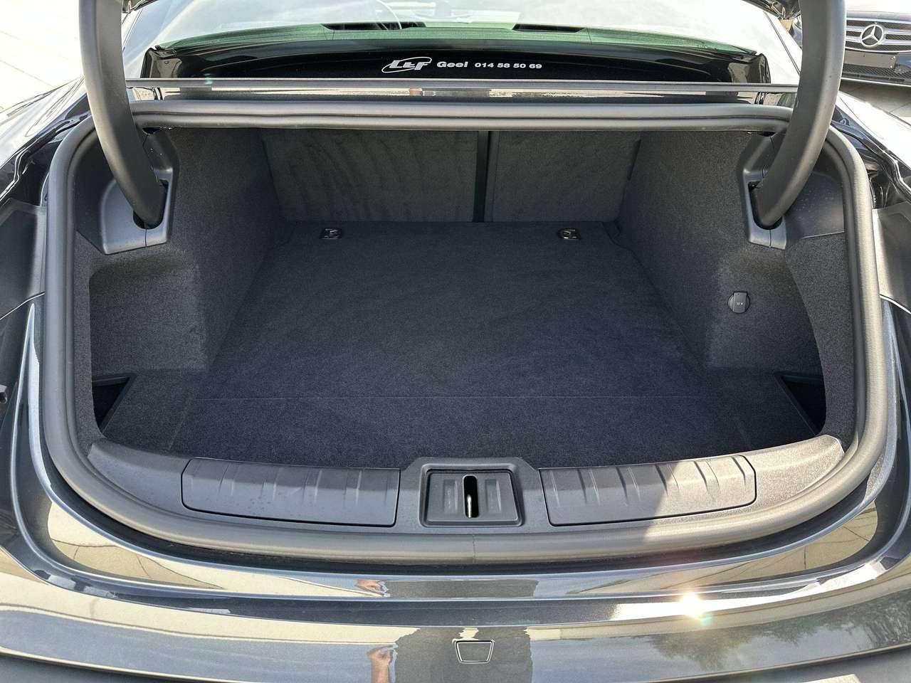 Porsche Taycan Luchtvering Sport Chrono Performance Battery Plus Adapt. comfortstoelen — foto 12 van 18