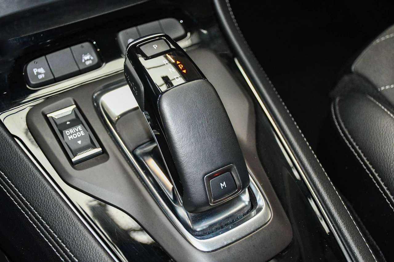 Opel Grandland 1.2 Turbo Black Edition - NAVIGATIE / SMARTLINK / ALCANTARA / PDC / CC — foto 15 van 19
