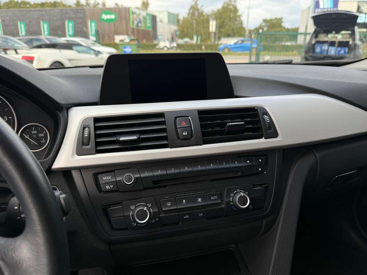 BMW 316 d  GPS  1 er prop 109000km Carpass !! — foto 15 van 18