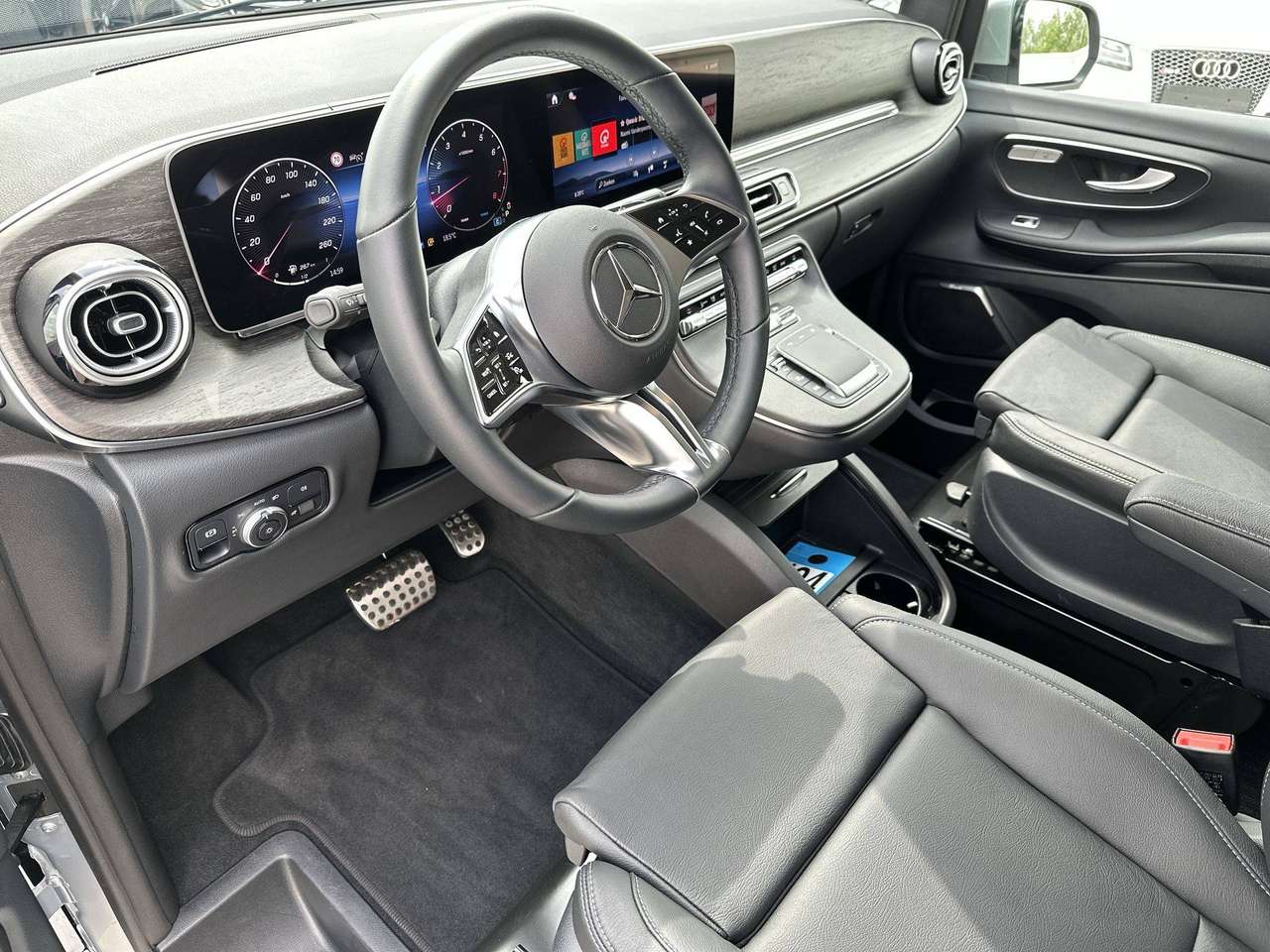 Mercedes-Benz V 300 benzine Style L2  Nieuw model Geheel lederen interieur Navi Burmester — foto 16 van 19