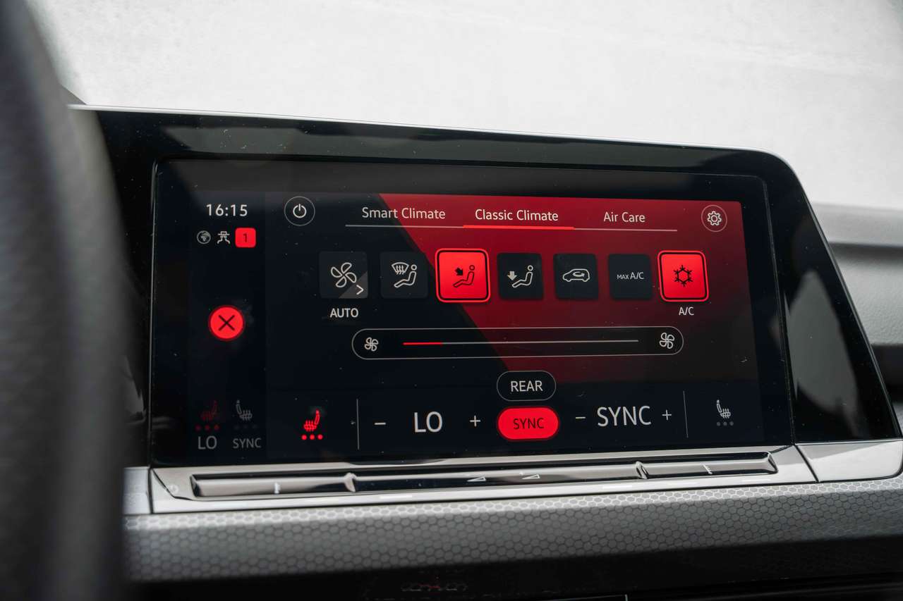 Volkswagen Golf GTI Clubsport PANO/AKRA/IQLIGHTS/19"/ACC/CAMERA/CARPLAY — foto 25 van 25