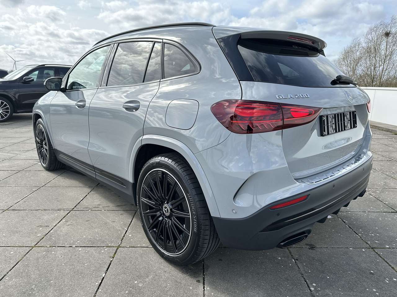 Mercedes-Benz GLA 200 AMG Line Pano dak Nightpakket 20" multi spaaks — foto 6 van 19