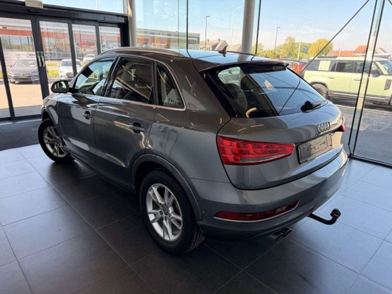 Audi Q3 BENZINE-AUTOMAAT-LEDER-XENON-GPS — foto 6 van 21