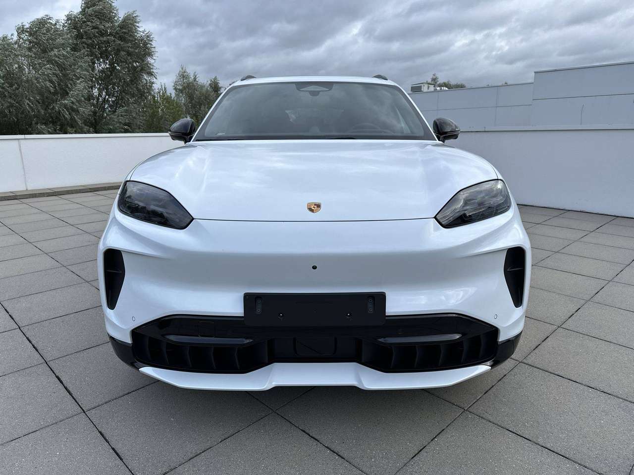 Porsche Cayenne ELECTRIC Trekhaak Pano Dak 22" Sport Design Pack Achterasbesturing — foto 5 van 19
