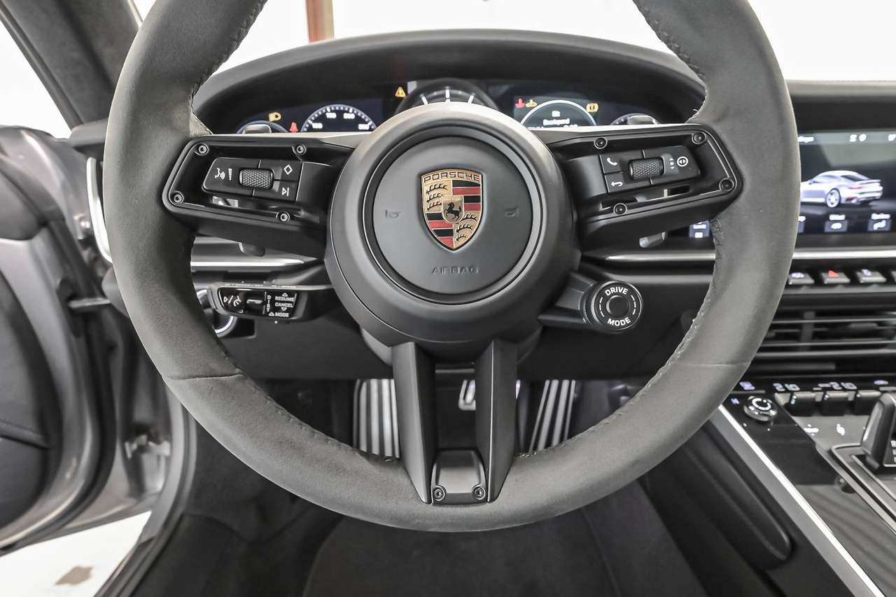 Porsche 992 911 Turbo Ceramic PCCB/sport Chrono/18W/PTV+/PDLS+ — foto 12 van 25