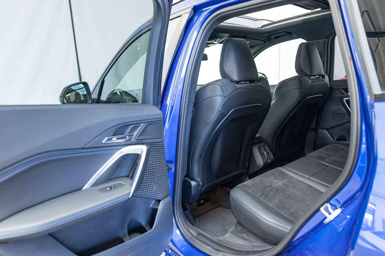 BMW X1 sDrive18i|M-SPORT|PANO|KEYLESS|ADAPTIVE LED|CAMERA|STOELVER.|CC|LA|GARANTIE| — foto 13 van 25