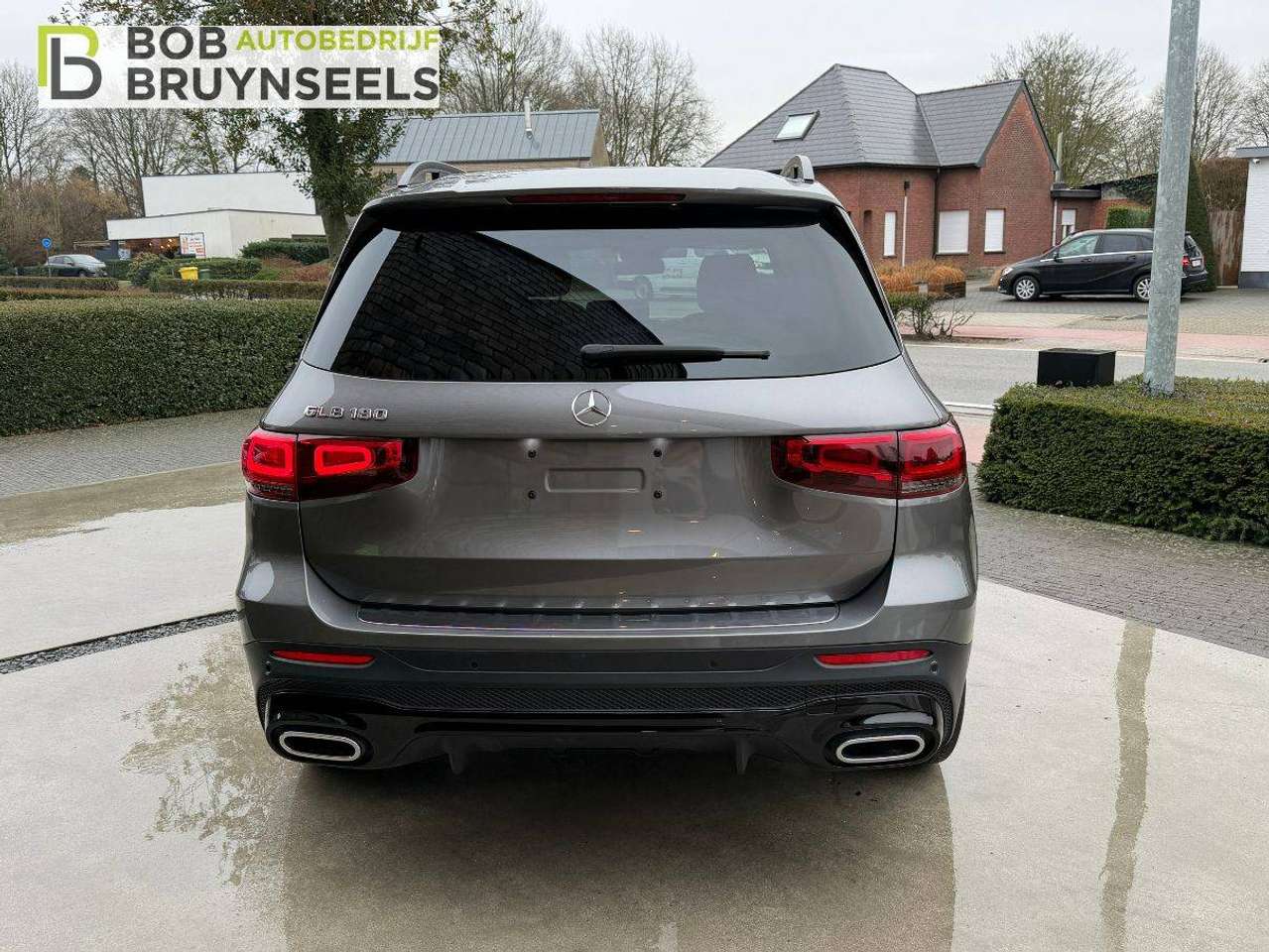 Mercedes-Benz GLB 180 AMG Line | Nightpakket | Trekhaak | Sfeerverlichting | Verstelbare achterbank — foto 5 van 18