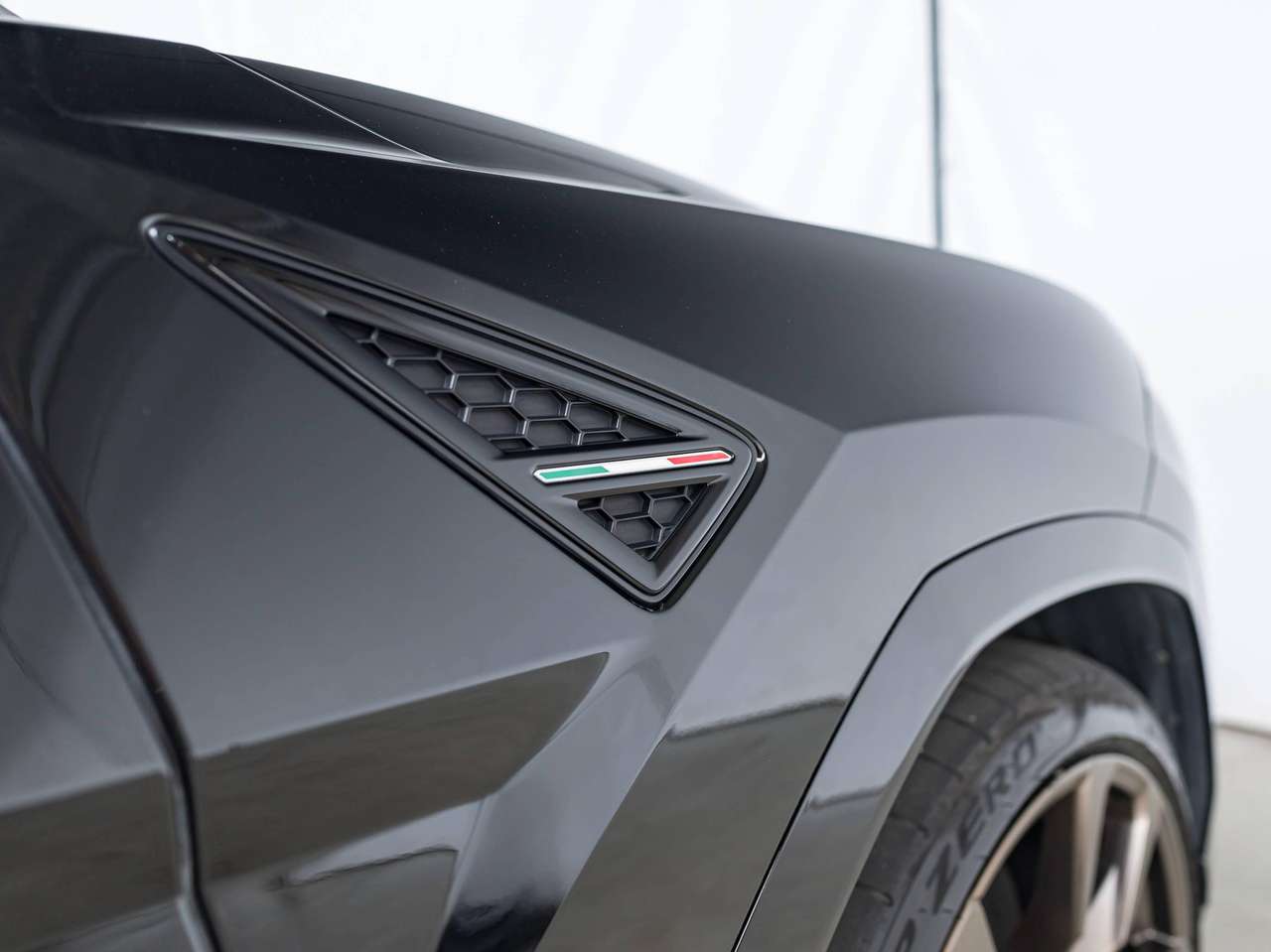 Lamborghini Urus 4.0 BITURBO V8|LUKAKU FIRST OWNER|NIGHT VISION|360°|BANG&OLUFSEN|MASSAGE|HEAD-UP|ZETELVERW.+KOELING|CARBON|REAR WHEEL ST. — foto 7 van 25