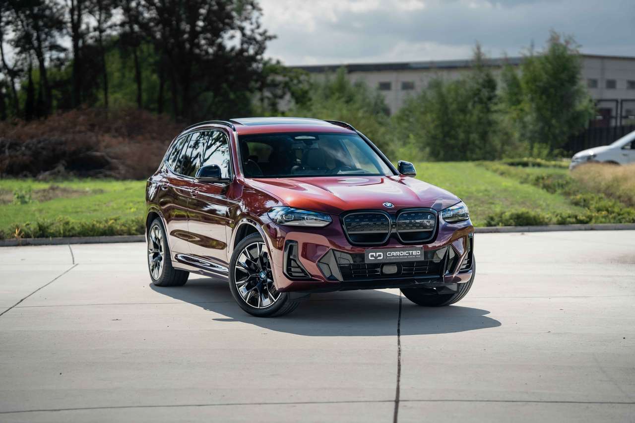 BMW iX3 (2023)