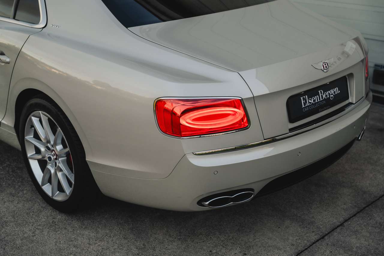 Bentley Flying Spur 4.0 V8 S - Mulliner Spec. - Bentley Historie — foto 14 van 25